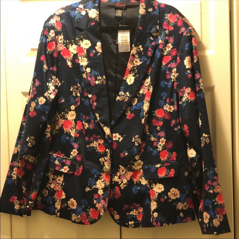 Torrid blazer size 3